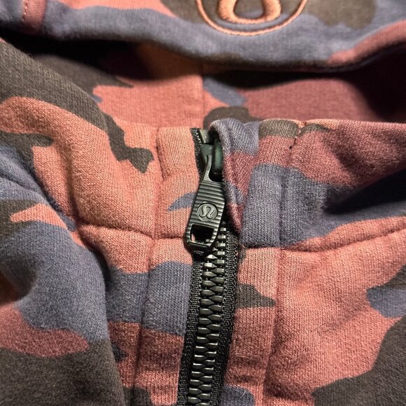 Lululemon Women's Scuba Full-Zip Hoodie - Red Camo - Picture 4 of 7